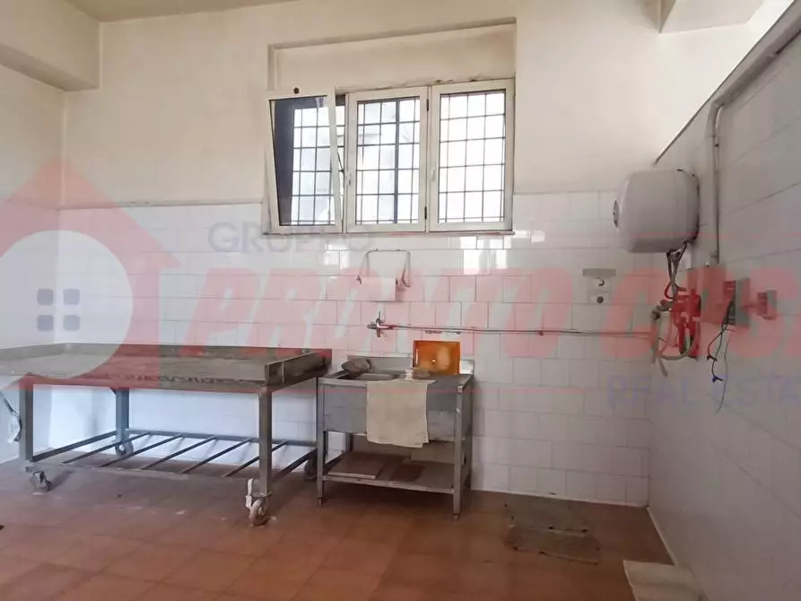 Immagine 14 di Locale commerciale in vendita  in Via PAPA GIOVANNI XXIII 3-5 a Cagnano Varano