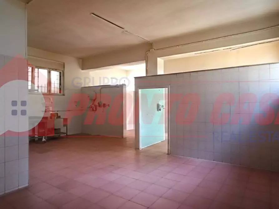 Immagine 20 di Locale commerciale in vendita  in Via PAPA GIOVANNI XXIII 3-5 a Cagnano Varano