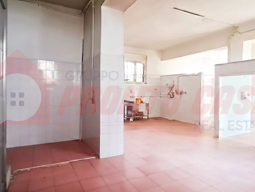 Immagine 21 di Locale commerciale in vendita  in Via PAPA GIOVANNI XXIII 3-5 a Cagnano Varano
