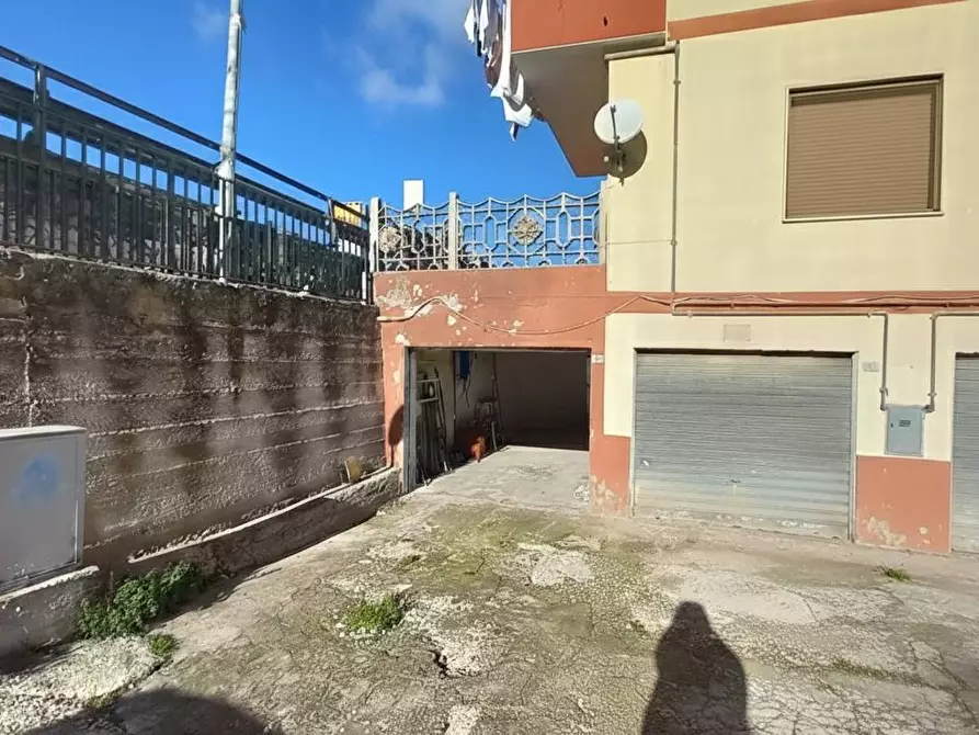 Immagine 1 di Box auto in vendita  in Via Della Fontanella 1 a Vico Del Gargano