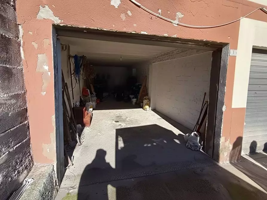 Immagine 4 di Box auto in vendita  in Via Della Fontanella 1 a Vico Del Gargano