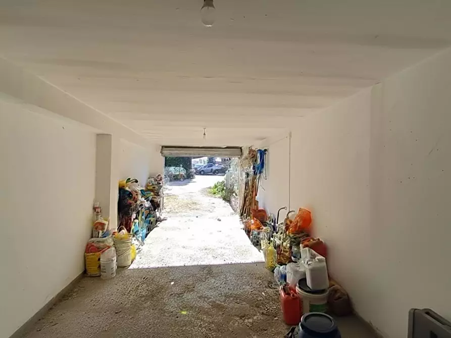 Immagine 8 di Box auto in vendita  in Via Della Fontanella 1 a Vico Del Gargano