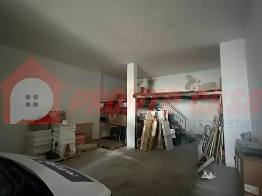 Immagine 10 di Box auto in vendita  in Via Della Repubblica 66 a Cagnano Varano