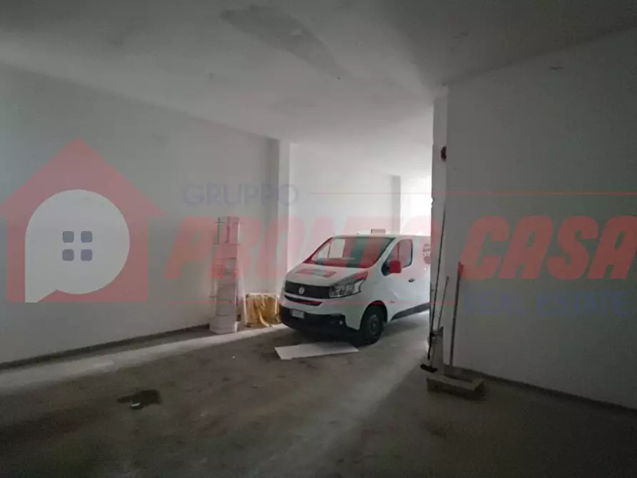 Immagine 13 di Box auto in vendita  in Via Della Repubblica 66 a Cagnano Varano