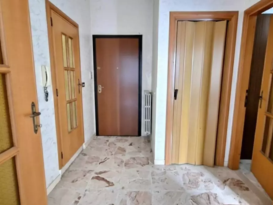 Immagine 6 di Appartamento in vendita  in Via Papa Giovanni XXIII 5 a Sannicandro Garganico