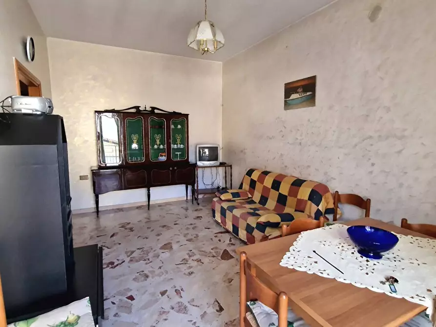 Immagine 9 di Appartamento in vendita  in Via Papa Giovanni XXIII 5 a Sannicandro Garganico