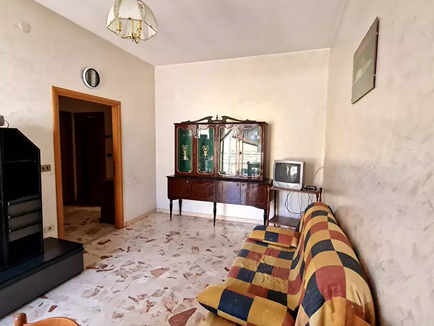 Immagine 11 di Appartamento in vendita  in Via Papa Giovanni XXIII 5 a Sannicandro Garganico