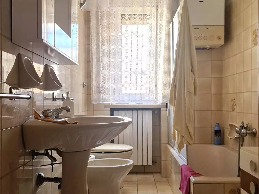 Immagine 18 di Appartamento in vendita  in Via Papa Giovanni XXIII 5 a Sannicandro Garganico