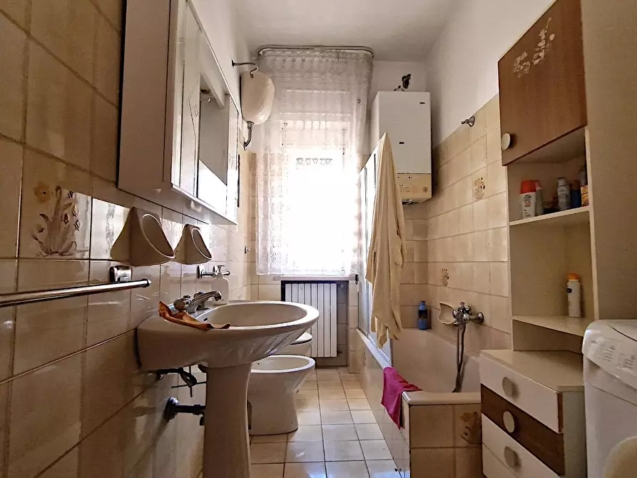 Immagine 19 di Appartamento in vendita  in Via Papa Giovanni XXIII 5 a Sannicandro Garganico