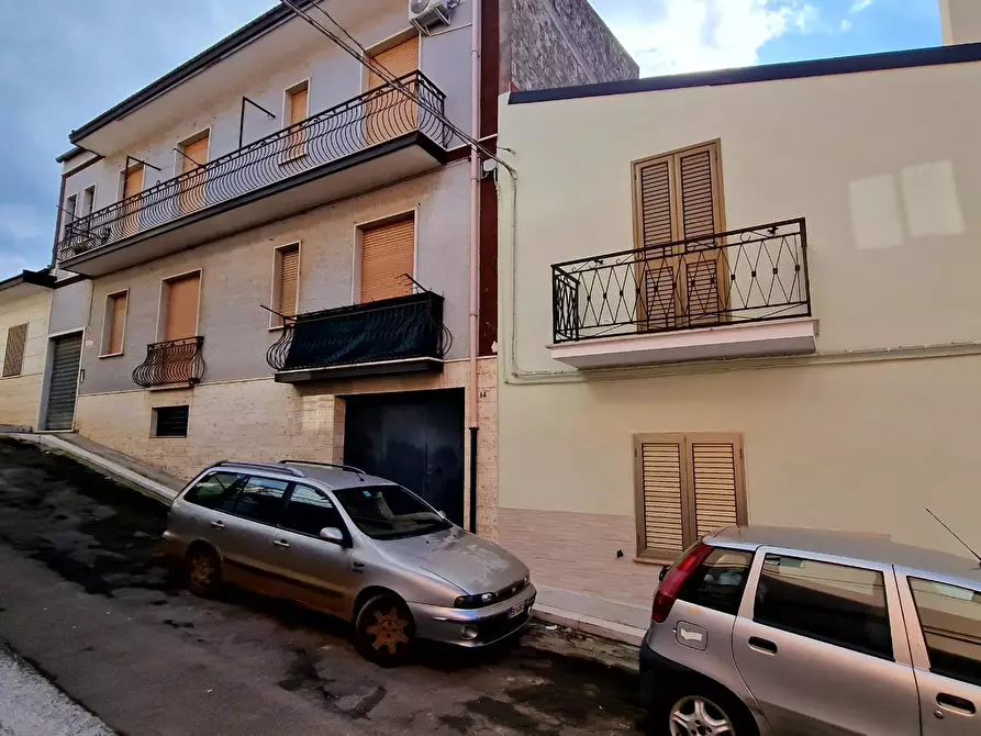 Immagine 2 di Palazzo in vendita  in Via Quintiliano 15 a Sannicandro Garganico