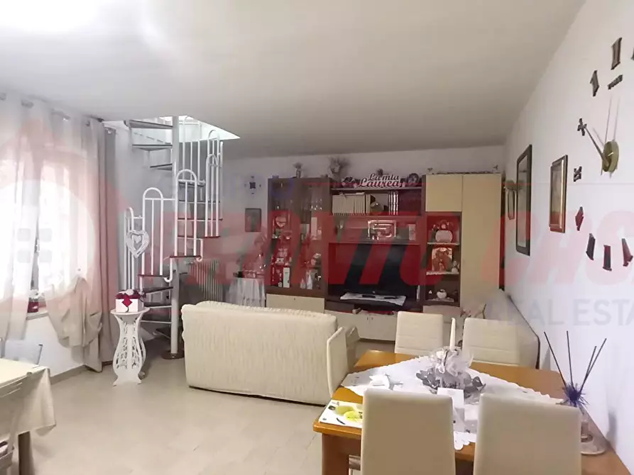 Immagine 2 di Appartamento in vendita  in Via EUROPA 4 a Cagnano Varano