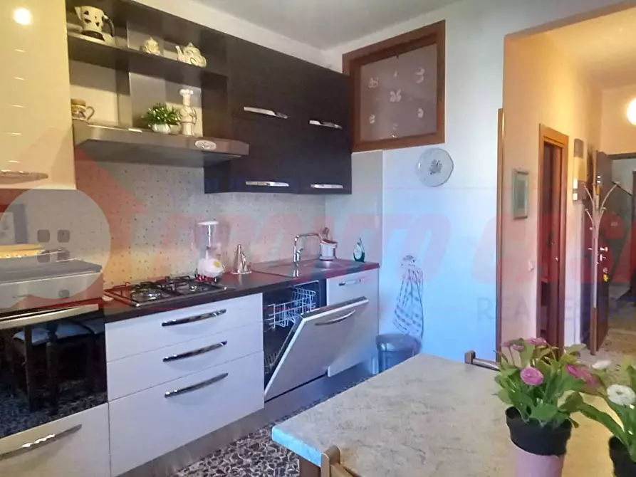 Immagine 8 di Appartamento in vendita  in Via Sotto Le Mura 84 a Cagnano Varano