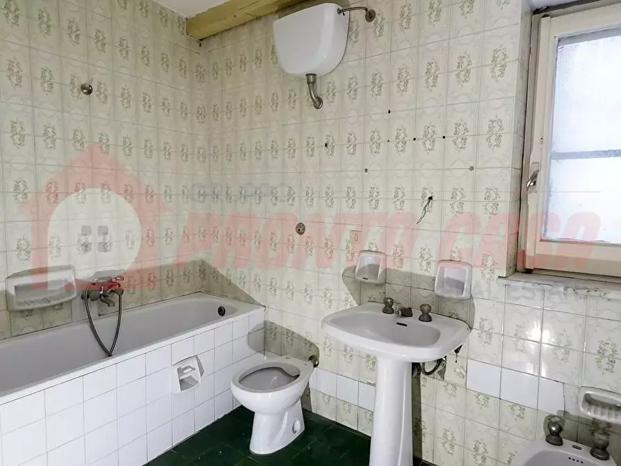 Immagine 7 di Appartamento in vendita  in Via Umberto Giordano 19 a Cagnano Varano