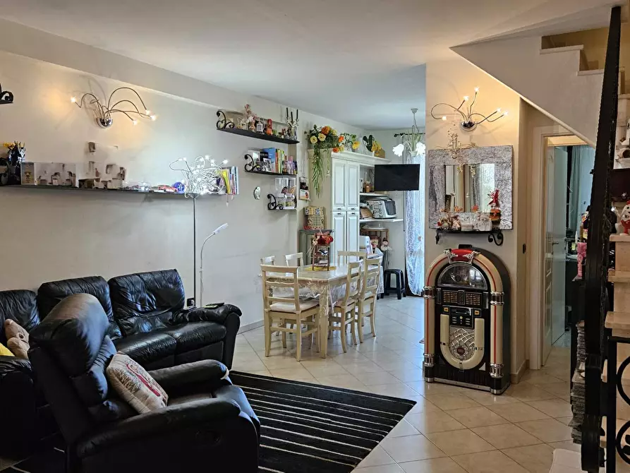 Immagine 1 di Villetta a schiera in vendita  in Via Dante Alighieri a Cartoceto
