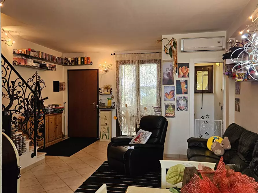 Immagine 11 di Villetta a schiera in vendita  in Via Dante Alighieri a Cartoceto
