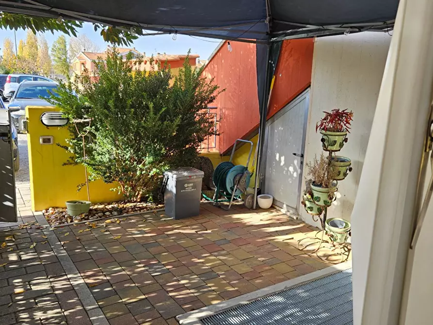 Immagine 29 di Villetta a schiera in vendita  in Via Dante Alighieri a Cartoceto