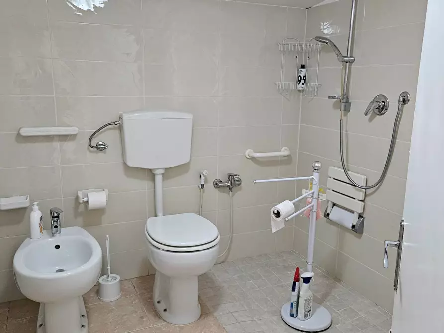 Immagine 13 di Casa semindipendente in vendita  in Strada Nazionale Flaminia 400 a Fano