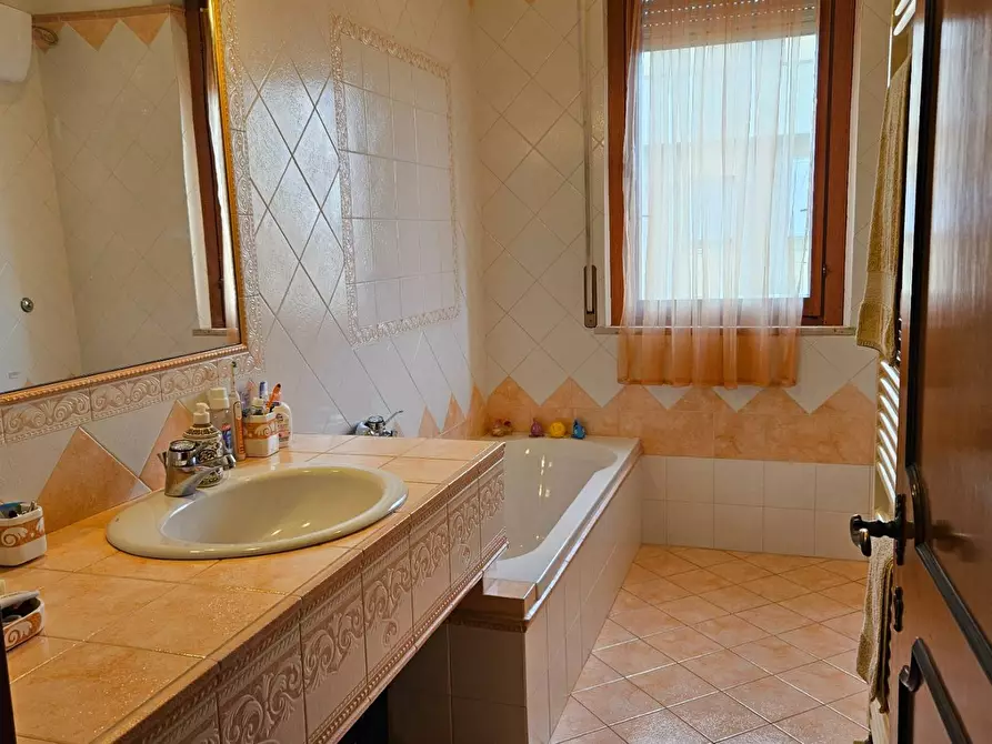 Immagine 32 di Appartamento in vendita  in Via Giovanni Pascoli 20 a Fano