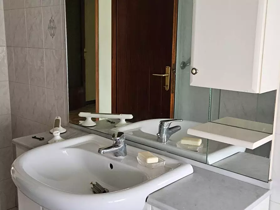 Immagine 30 di Appartamento in vendita  in località Rosciano a Fano