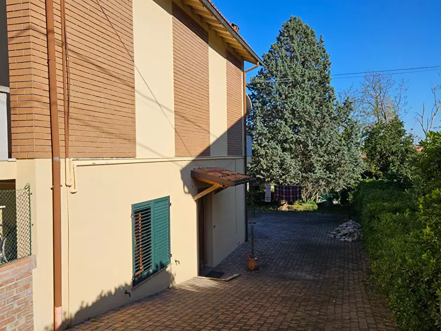 Immagine 1 di Villa in vendita  in Via Dirindella 5 a Fano