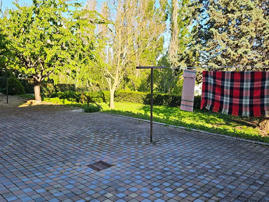 Immagine 5 di Villa in vendita  in Via Dirindella 5 a Fano