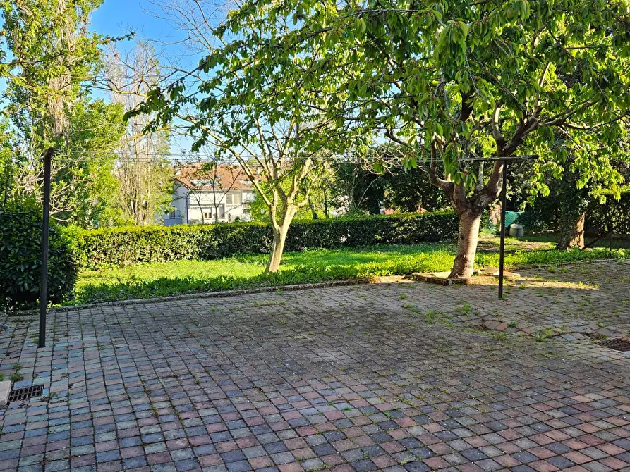 Immagine 13 di Villa in vendita  in Via Dirindella 5 a Fano