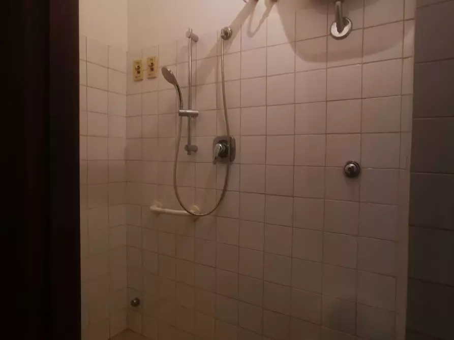 Immagine 22 di Appartamento in vendita  in Via Raffaello Sanzio 10 a Fano