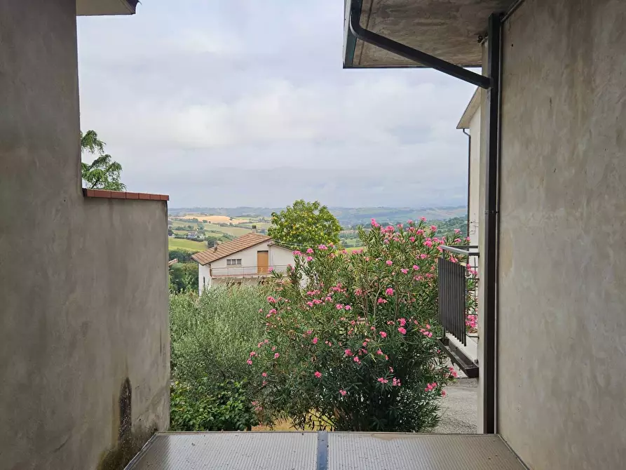 Immagine 1 di Appartamento in vendita  in Via Pieve Canneti 10 a Terre Roveresche