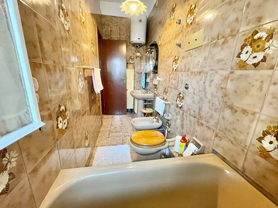 Immagine 15 di Appartamento in vendita  in Via Giuseppe Cammarano 25 a Palermo