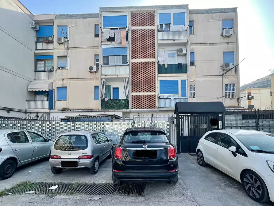 Immagine 1 di Appartamento in vendita  in Via Centuripe a Palermo