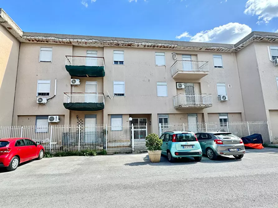 Immagine 1 di Appartamento in vendita  in Via Alfonso Amorelli 7 a Palermo