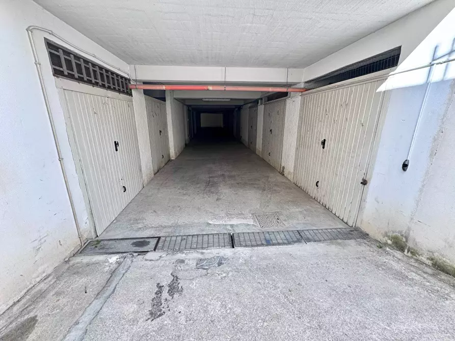 Immagine 2 di Box auto in vendita  in via damiano macaluso a Palermo