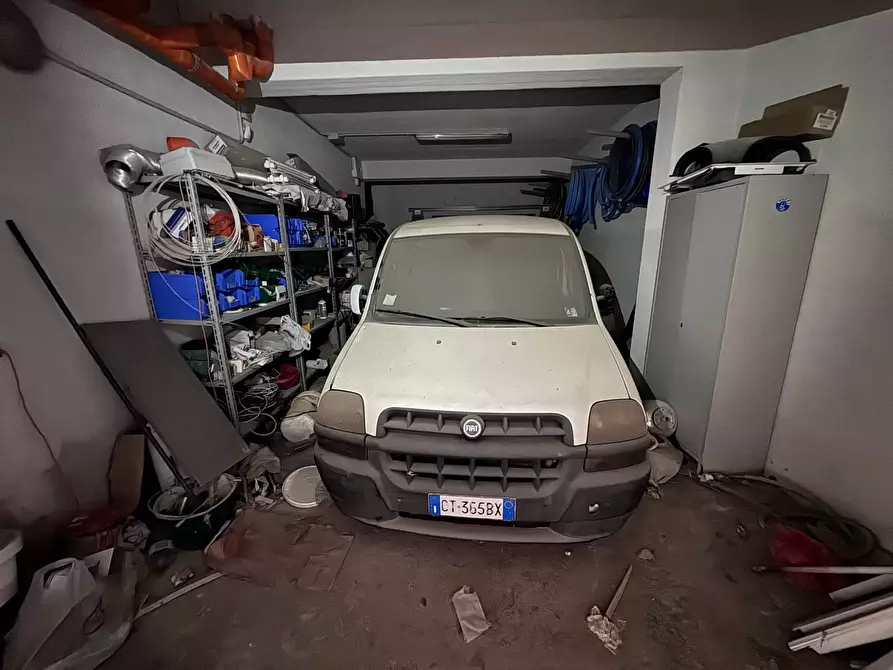 Immagine 3 di Box auto in vendita  in via damiano macaluso a Palermo