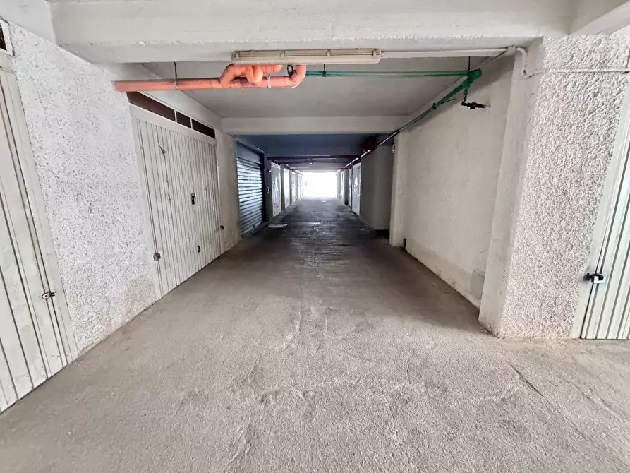 Immagine 4 di Box auto in vendita  in via damiano macaluso a Palermo