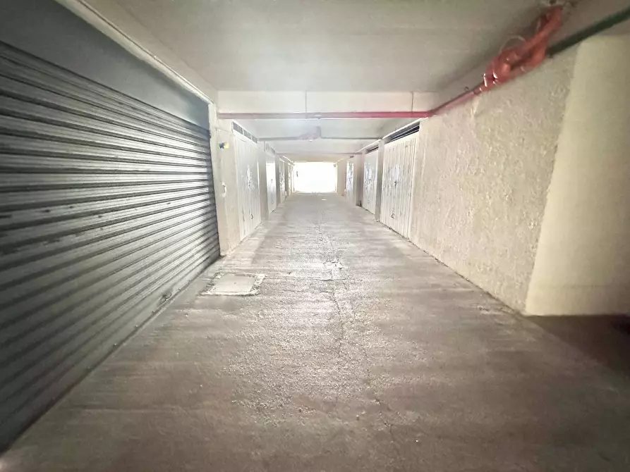 Immagine 5 di Box auto in vendita  in via damiano macaluso a Palermo