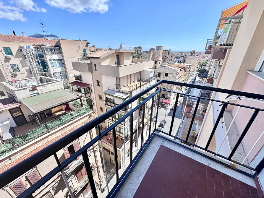 Immagine 3 di Appartamento in vendita  in Via D'ossuna 66 a Palermo