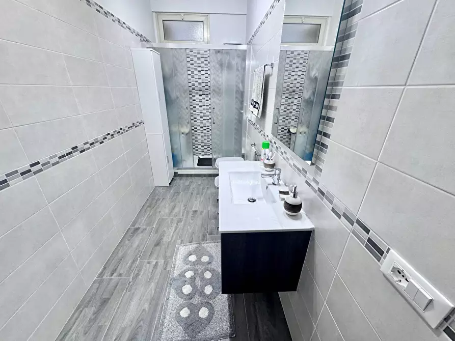 Immagine 11 di Appartamento in vendita  in Via Inserra 37 a Palermo