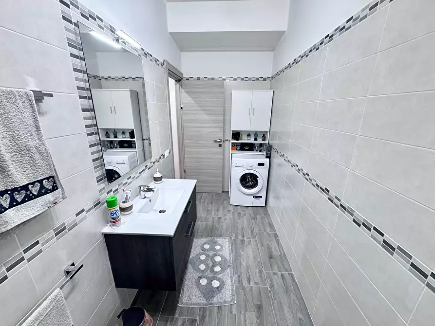 Immagine 12 di Appartamento in vendita  in Via Inserra 37 a Palermo