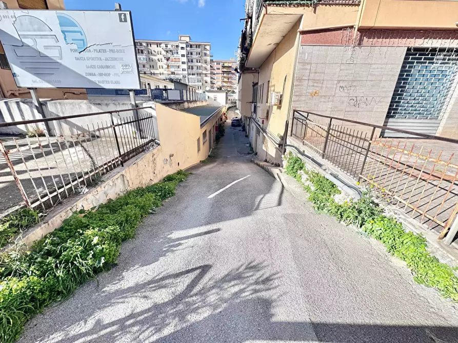 Immagine 4 di Magazzino in vendita  in Via Principe Di Palagonia 8 a Palermo