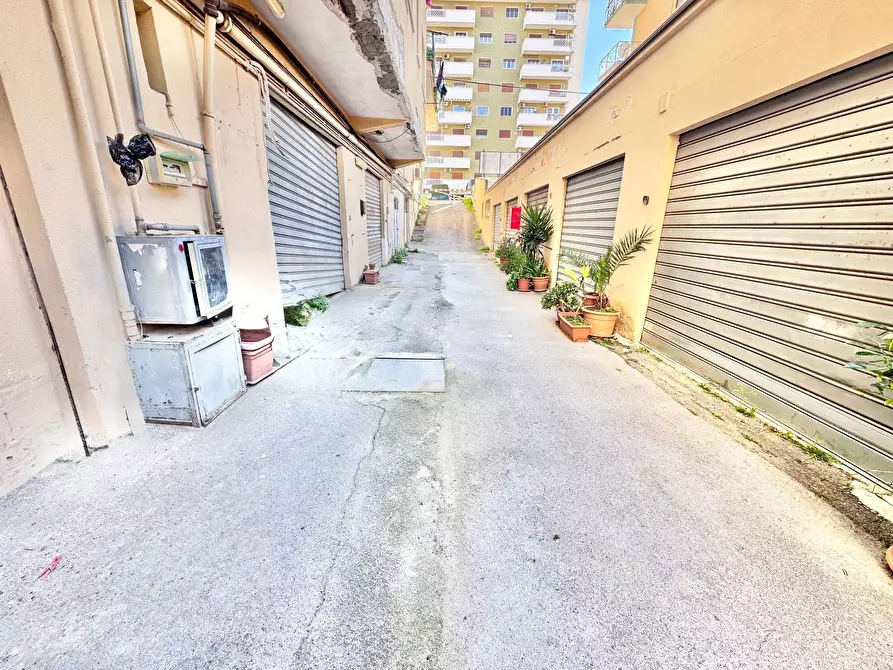 Immagine 5 di Magazzino in vendita  in Via Principe Di Palagonia 8 a Palermo