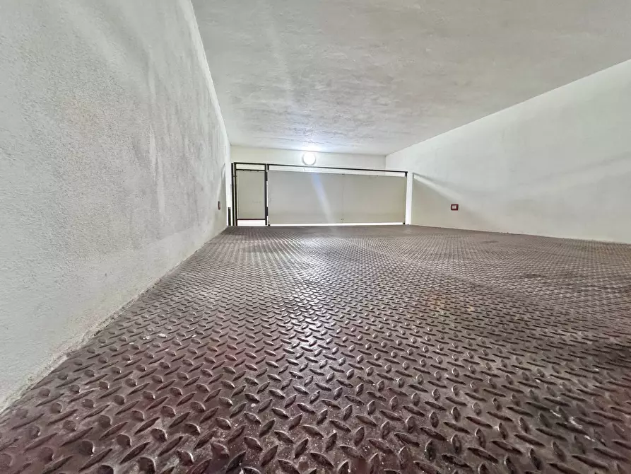 Immagine 4 di Box auto in affitto  in via Giovanni  Gorgone 44 a Palermo