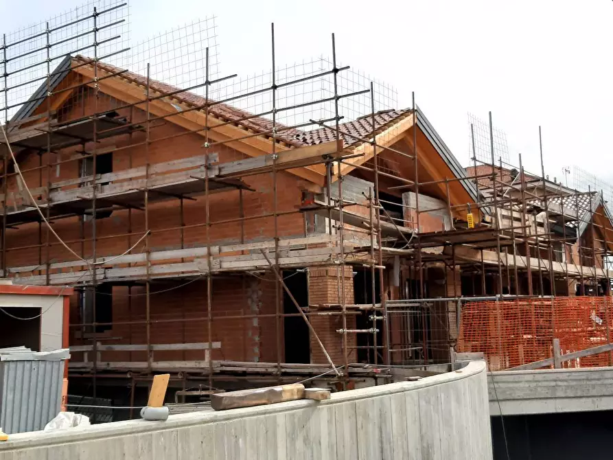 Immagine 17 di Villa in vendita  in VIA MARTIRI DELLA LIBERTA' 15 a San Maurizio Canavese