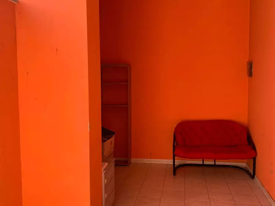 Immagine 5 di Locale commerciale in vendita  in Via Val Della Torre 27 a Torino