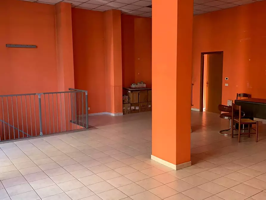 Immagine 13 di Locale commerciale in vendita  in Via Val Della Torre 27 a Torino