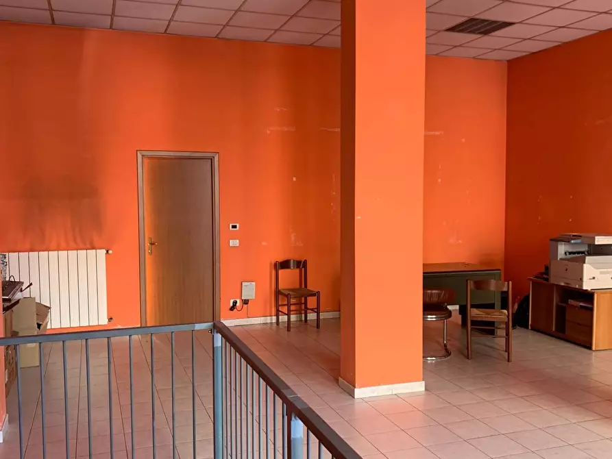 Immagine 14 di Locale commerciale in vendita  in Via Val Della Torre 27 a Torino