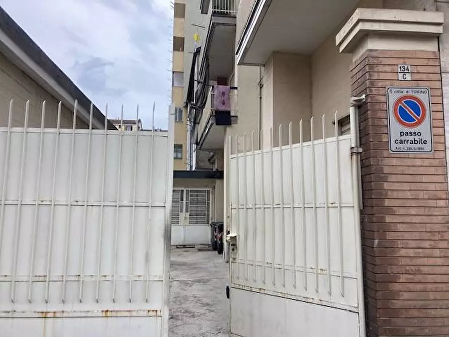 Immagine 6 di Locale commerciale in vendita  in Via Bernardino Luini 110 a Torino