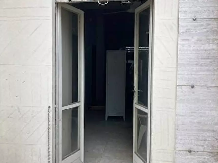 Immagine 7 di Locale commerciale in vendita  in Via Bernardino Luini 110 a Torino