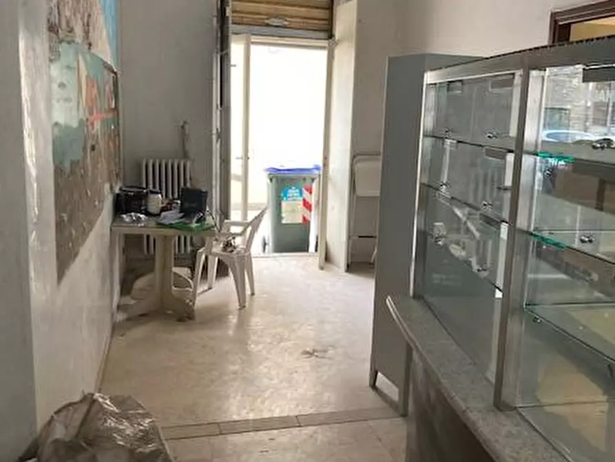 Immagine 13 di Locale commerciale in vendita  in Via Bernardino Luini 110 a Torino