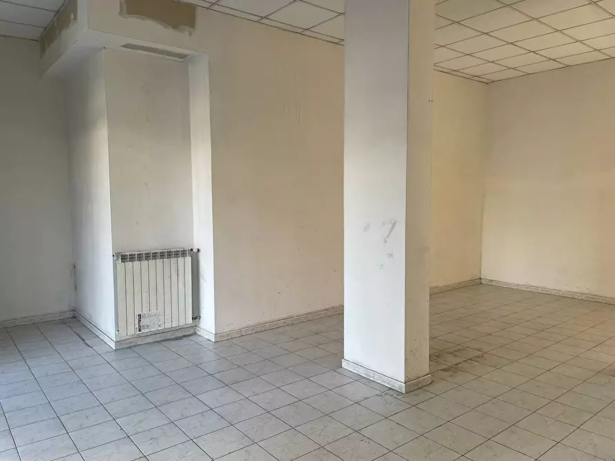 Immagine 7 di Locale commerciale in vendita  in Via Val Della Torre 33/C a Torino