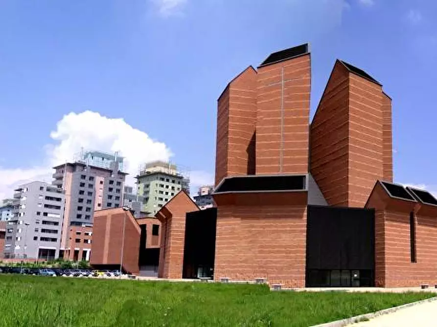 Immagine 7 di Locale commerciale in vendita  in Via Val Della Torre 25 a Torino